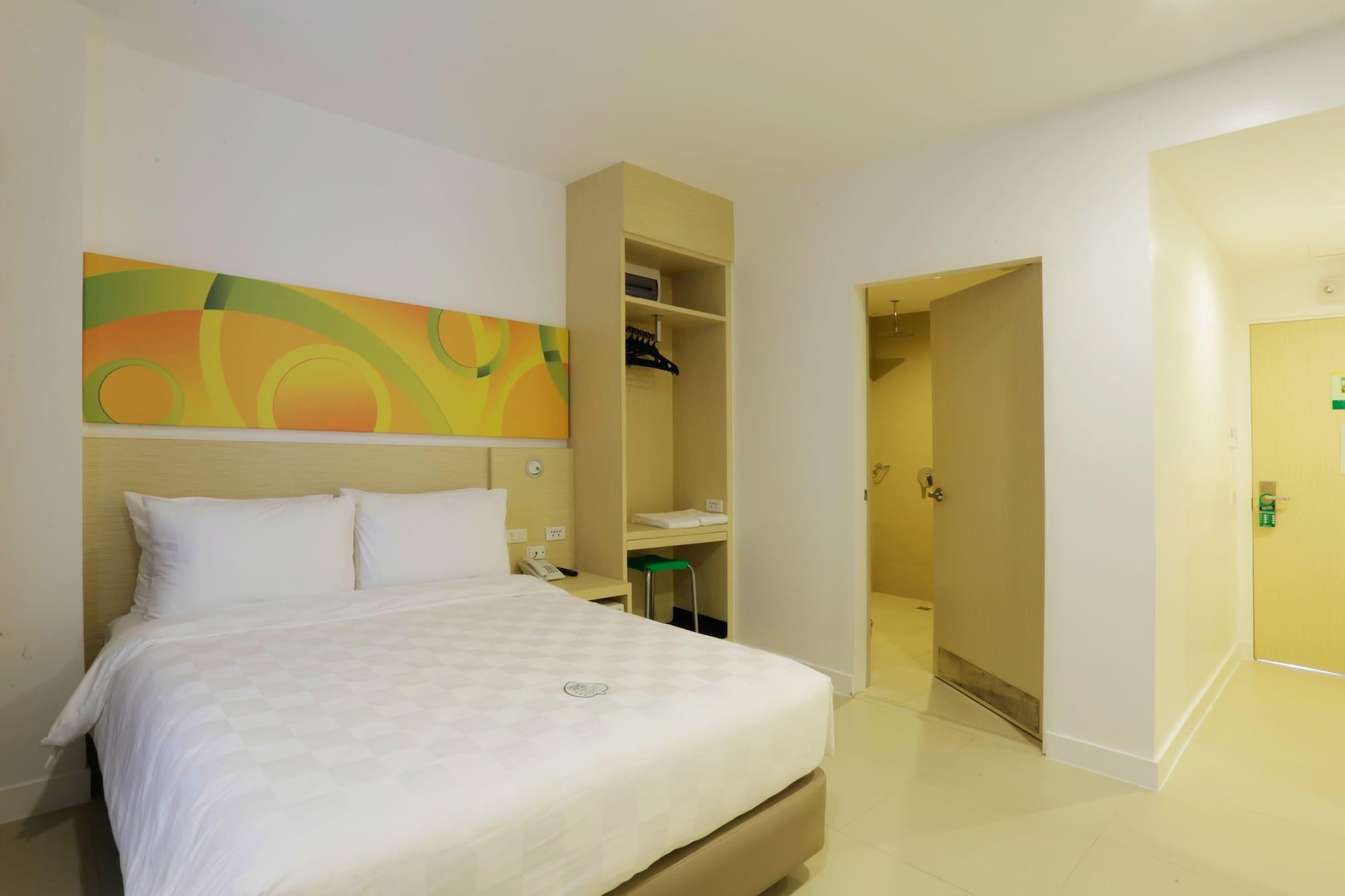 Go Hotels Timog Quezon City Exterior foto