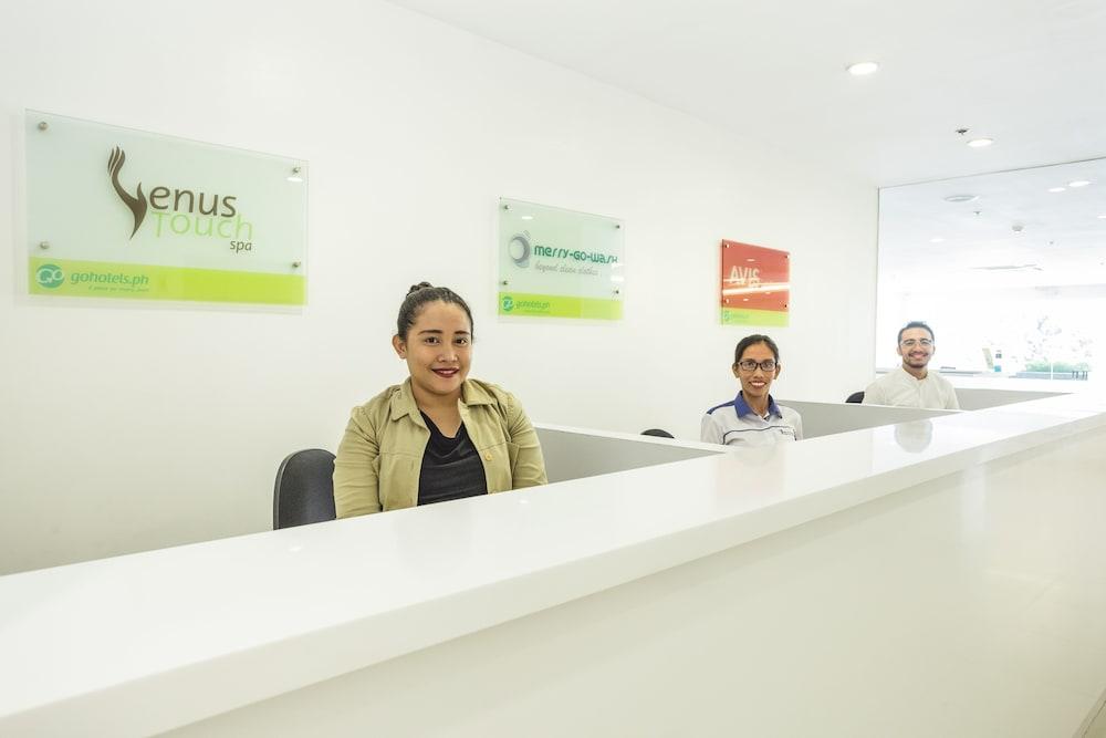 Go Hotels Timog Quezon City Exterior foto