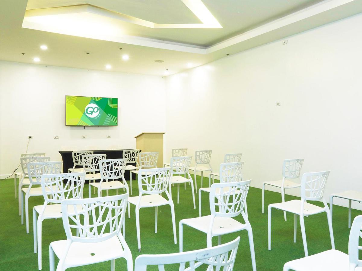 Go Hotels Timog Quezon City Exterior foto