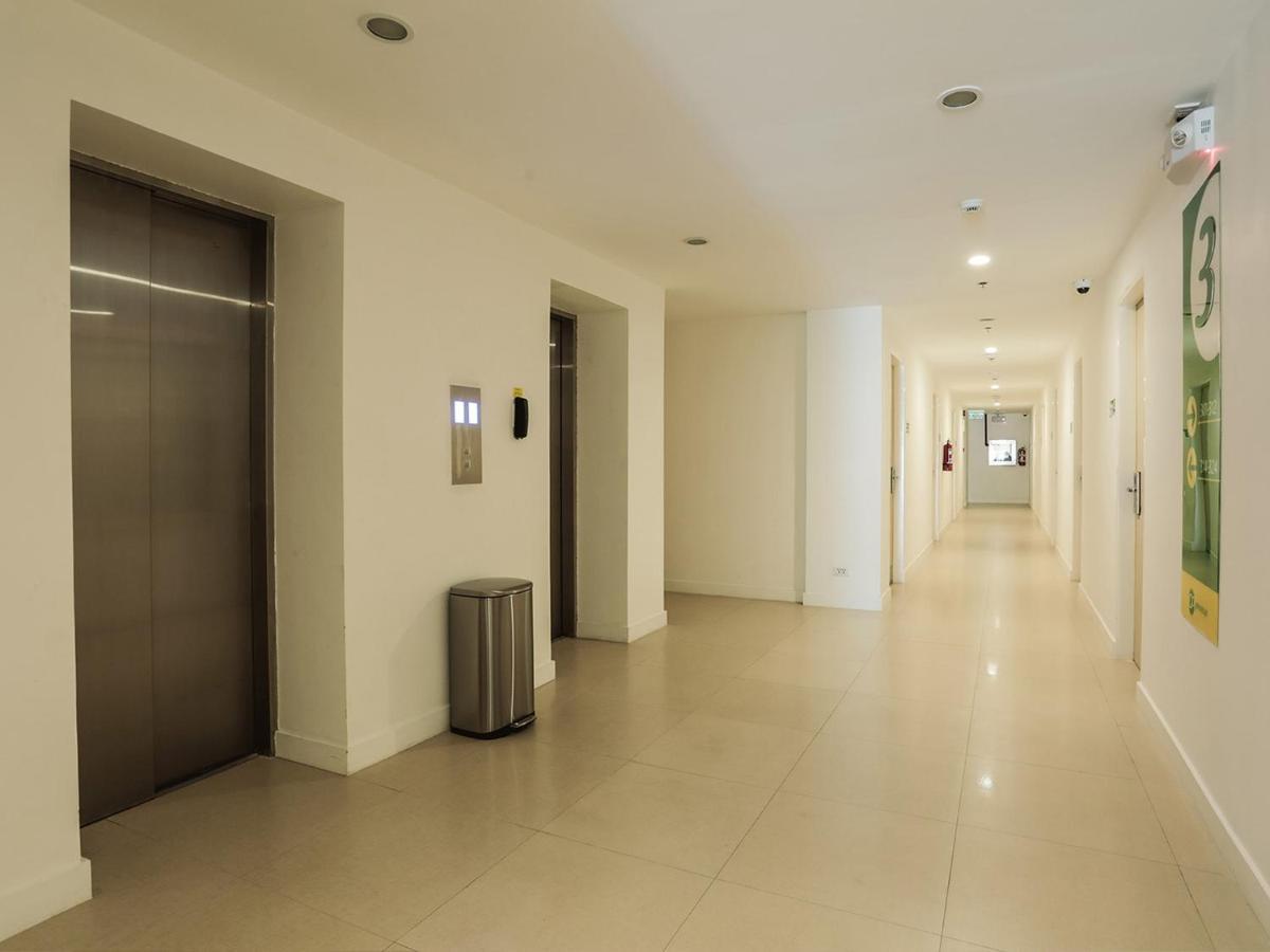 Go Hotels Timog Quezon City Exterior foto