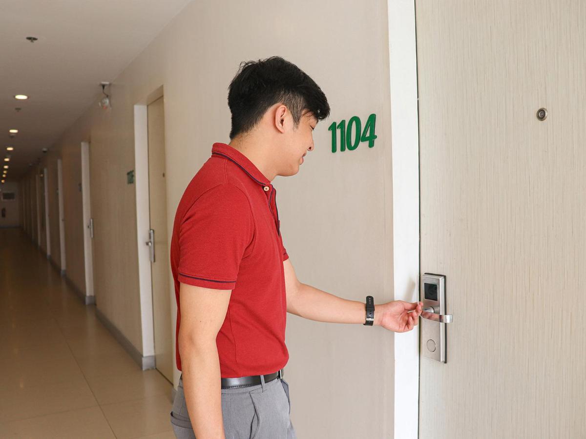 Go Hotels Timog Quezon City Exterior foto