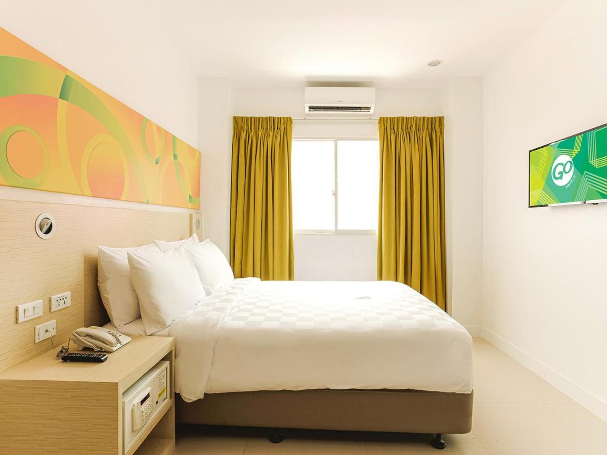 Go Hotels Timog Quezon City Exterior foto
