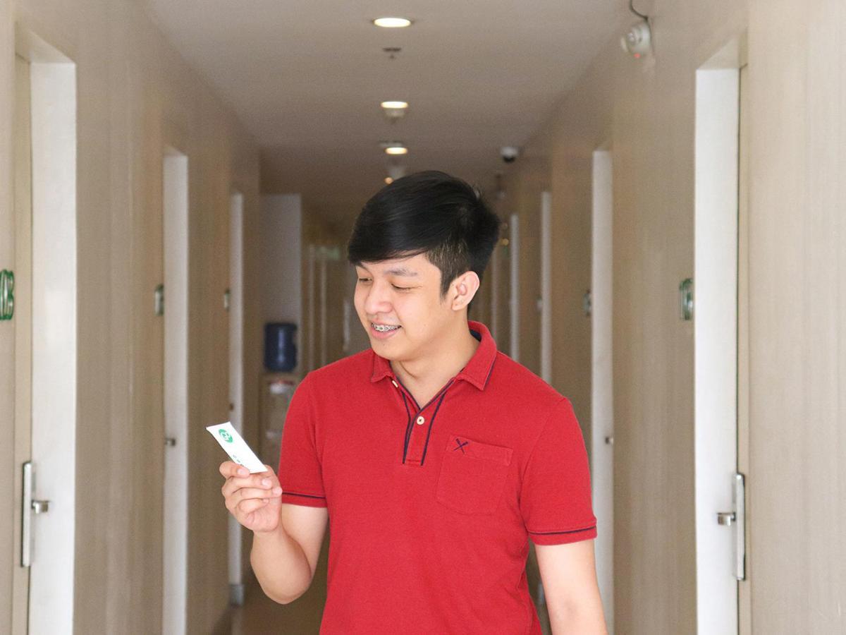 Go Hotels Timog Quezon City Exterior foto