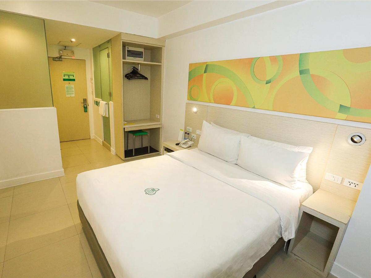 Go Hotels Timog Quezon City Exterior foto