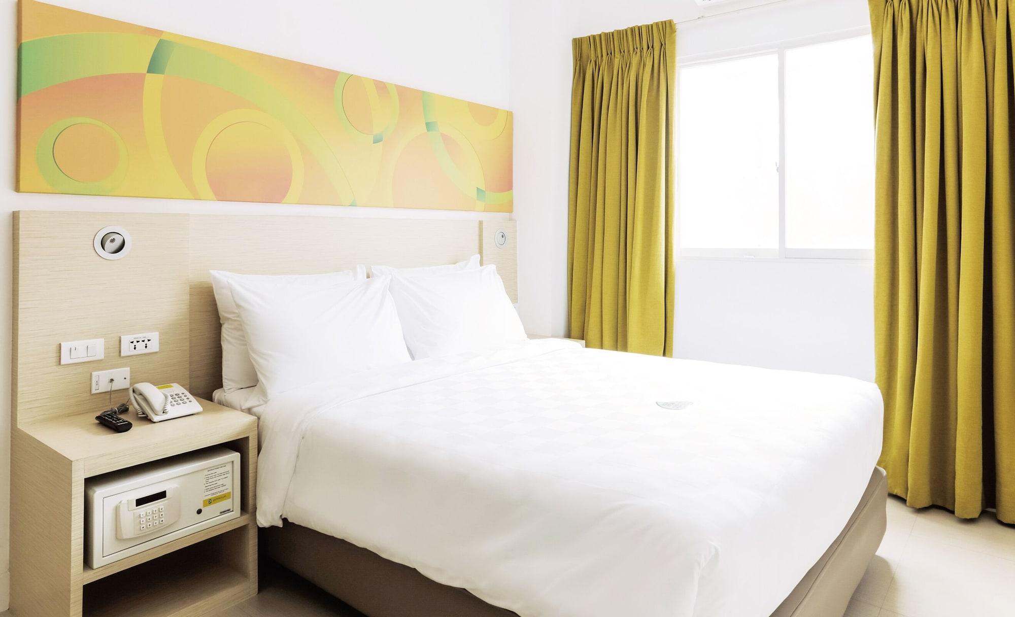 Go Hotels Timog Quezon City Exterior foto
