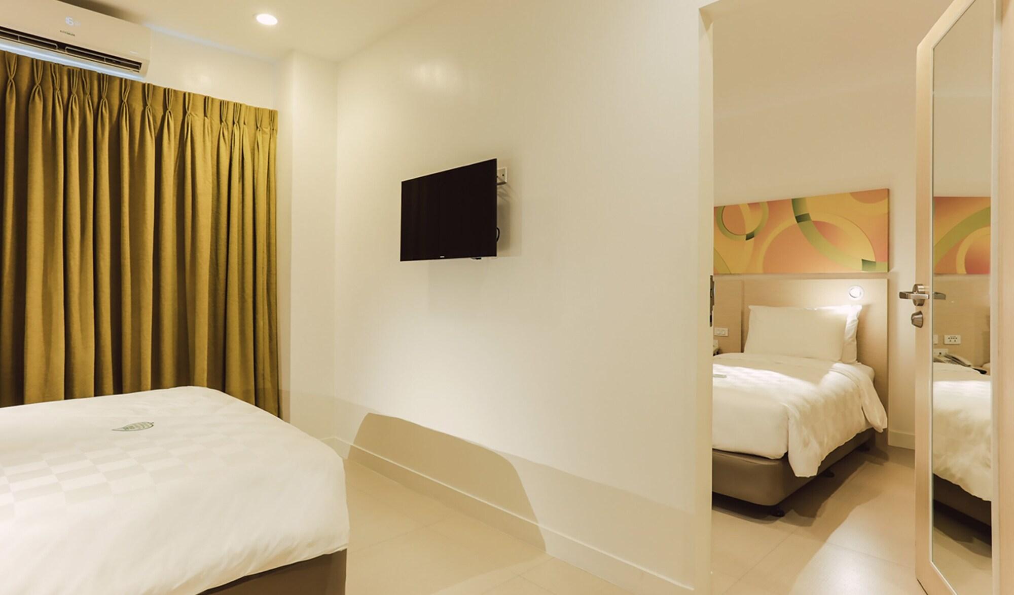 Go Hotels Timog Quezon City Exterior foto