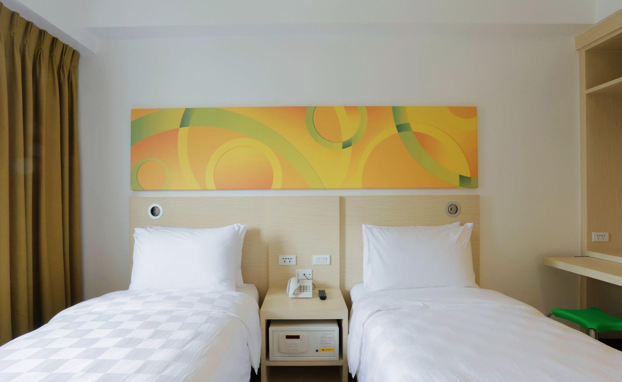 Go Hotels Timog Quezon City Exterior foto