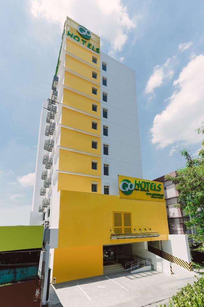 Go Hotels Timog Quezon City Exterior foto